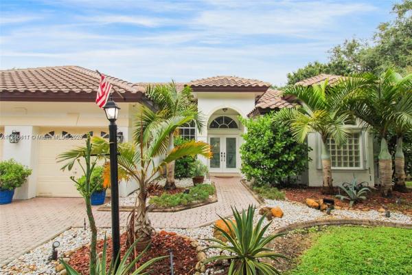 Estates Of Stirling Lake, 6041 Superior Blvd, Davie, Florida 33331, image 1