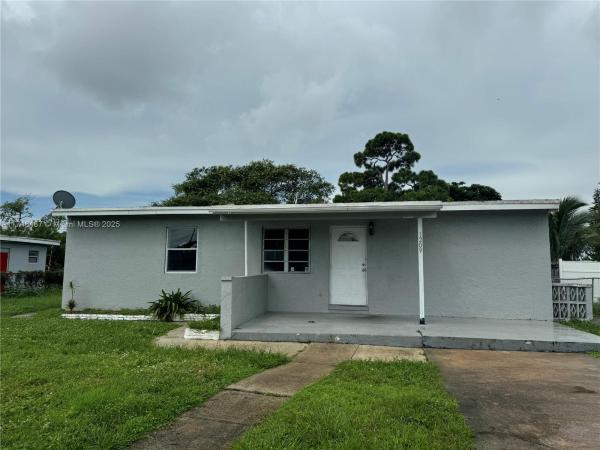 Lauderdale Manors, 1209 NW 19th Ave, Fort Lauderdale, Florida 33311, image 1