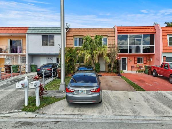 Bradley Estates, 825 W 80th Pl #825, Hialeah, Florida 33014, image 1