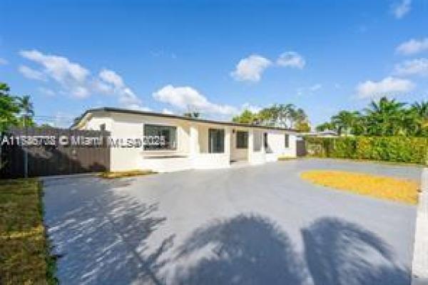Westwood Lake, 11485 SW 57th Ter, Sunset, Florida 33173, image 2