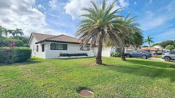 Hawkes Bluff, 15860 Surrey Cir, Davie, Florida 33331, image 1