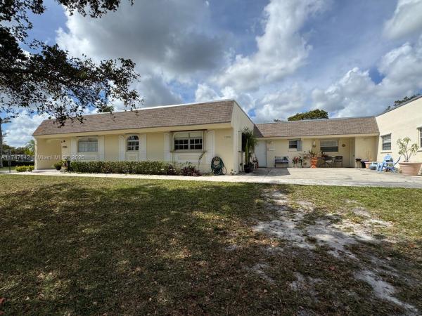 Green Hills Park West, 17084 SW 112th Ct #V3142, West Perrine, Florida 33157, image 1