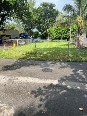 Trailer City, 2499 NE 136th Ln, North Miami Beach, Florida 33181, image 1