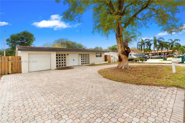 Miramar Isles, 3825 E Shore Rd, Miramar, Florida 33023, image 1