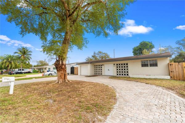 Miramar Isles, 3825 E Shore Rd, Miramar, Florida 33023, image 3