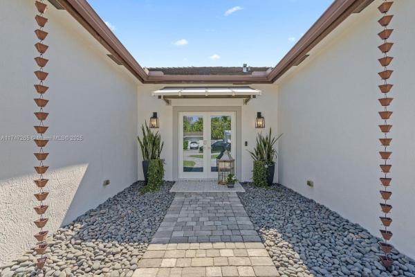 Coral Reef Homesites, 8940 SW 156th St, Palmetto Bay, Florida 33157, image 1