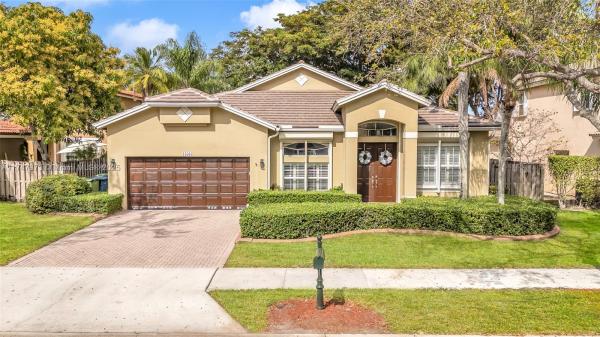 Diamond Lake, 16505 Diamond Head Dr, Weston, Florida 33331, image 1