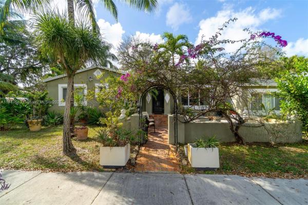 Village Of El Portal, 8900 NE 4th Ave, El Portal, Florida 33138, image 2
