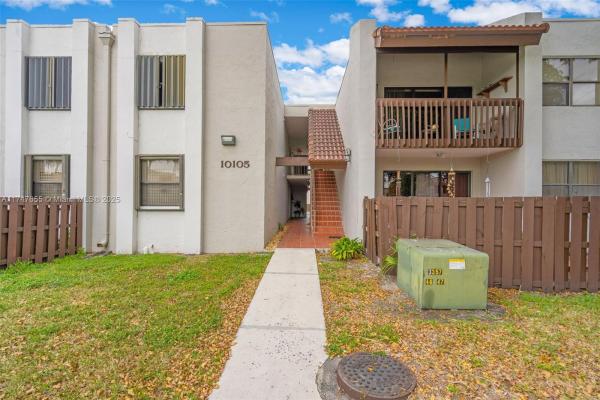 Las Brisas Village, 10105 NW 9th St Cir #9-105, Fountainebleau, Florida 33172, image 1