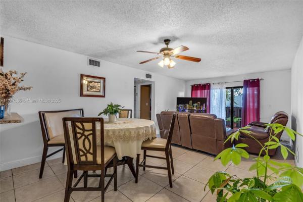 Las Brisas Village, 10105 NW 9th St Cir #9-105, Fountainebleau, Florida 33172, image 3