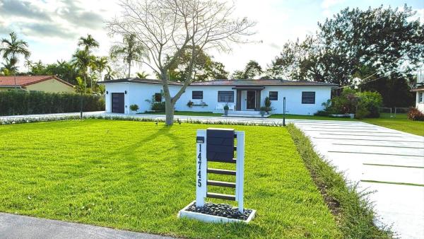 Biscayne Gardens, 14745 N Spur Dr #14830, Golden Glades, Florida 33161, image 1