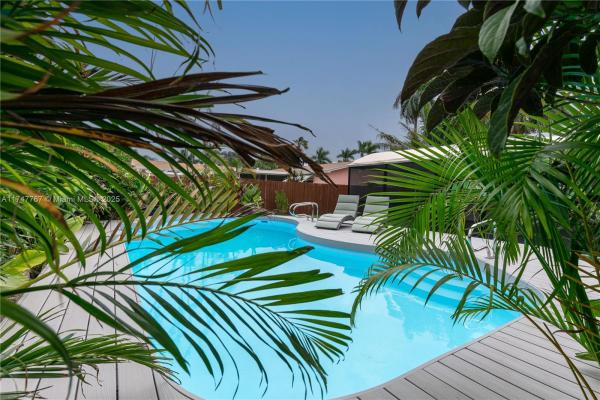 Hollywood Homesites High School, 1507 Harding St #1, Hollywood, Florida 33020, image 1