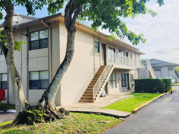 Rozland, 15316 SW 72nd St #19-24, Kendall West, Florida 33193, image 1