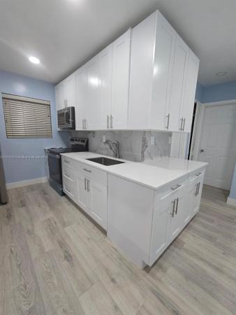 Lauderdale Manors, 1201 NW 14th St, Fort Lauderdale, Florida 33311, image 1