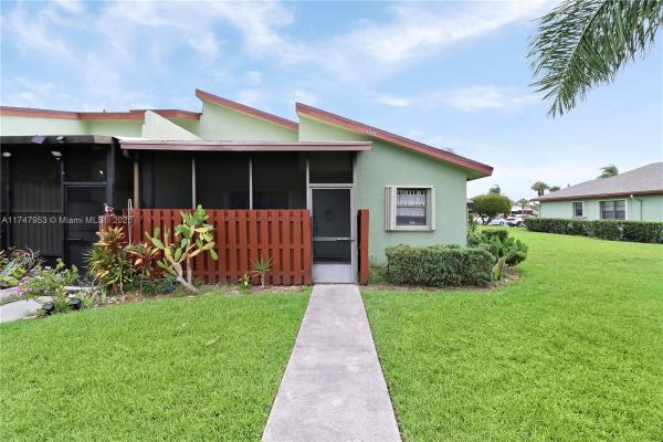 The Savannahs, 1738 W Sanderling Ln #4, Fort Pierce, Florida 34982, image 2