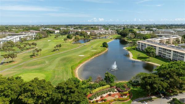 Lucaya Village, 2201 Lucaya Bnd #M2, Coconut Creek, Florida 33066, image 1