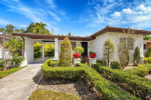 Tamiami Place, 905 El Rado St, Coral Gables, Florida 33134, image 1