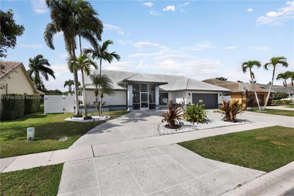 Lakeview Estates, 6677 Blue Bay Cir, Lake Worth Beach, Florida 33467, image 1
