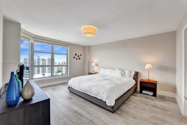 Mystic Pointe Tower 200, 19101 NE 36th Ct #3002, Aventura, Florida 33180, image 1