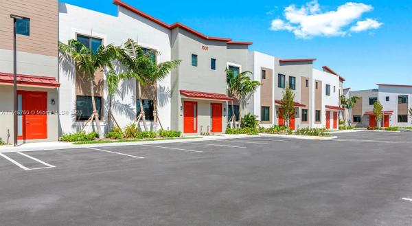 ID Oakland Park, 1001 NE 58th St #B, Oakland Park, Florida 33334, image 1