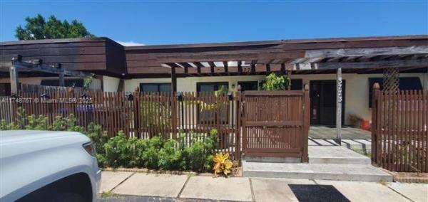 Hollywood Gardens, 3775 Raleigh St #3775, Hollywood, Florida 33021, image 1