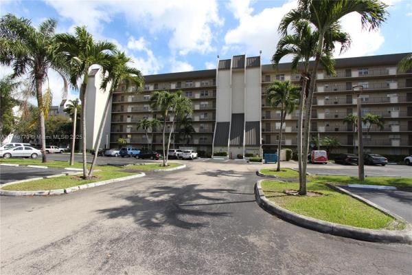 Rolling Hills Golf And Tennis Club, 3150 W Rolling Hills Cir #501, Davie, Florida 33328, image 1