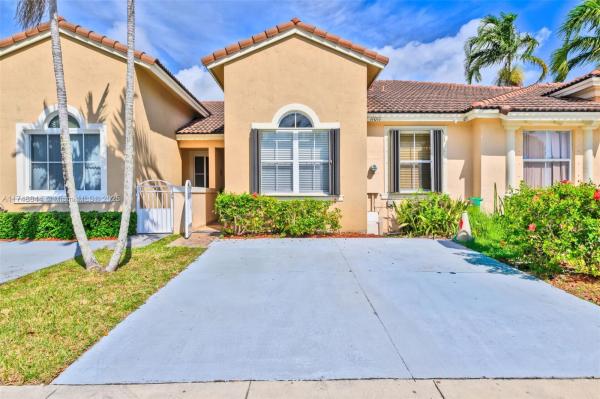 Spicewood, 11011 SW 236th Ter, Princeton, Florida 33032, image 1