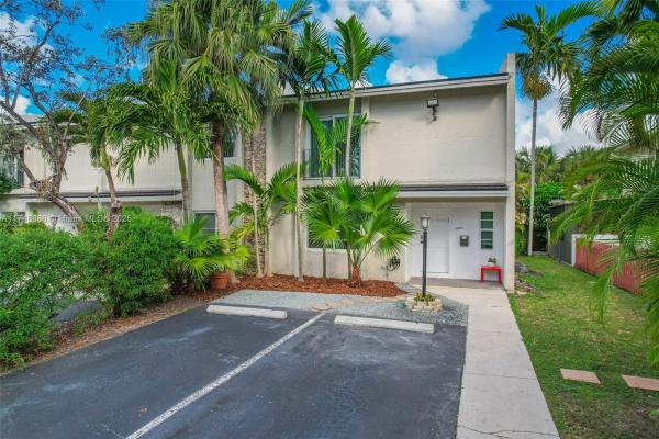 Rittenhouse Square, 6209 SW 78th St #2E, South Miami, Florida 33143, image 1