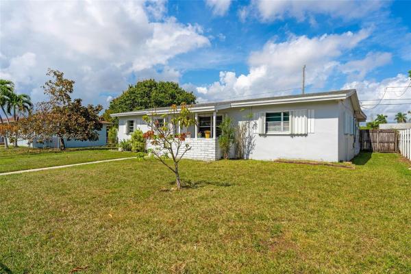 South Coral Homes, 10101 Haitian Dr, Cutler Bay, Florida 33189, image 2