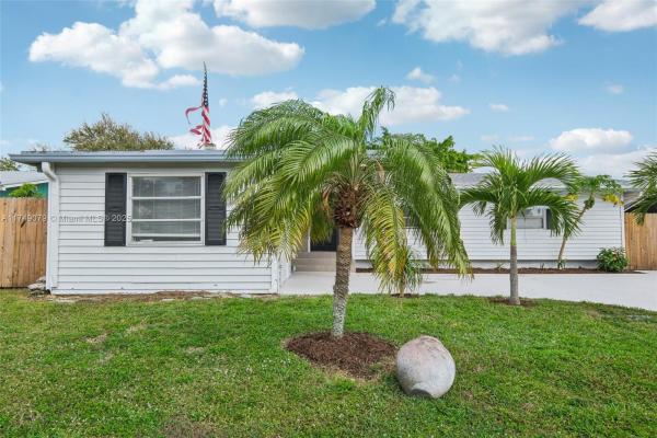 Seminole Manor, 3883 Chickasha Rd, Lake Worth Beach, Florida 33462, image 1