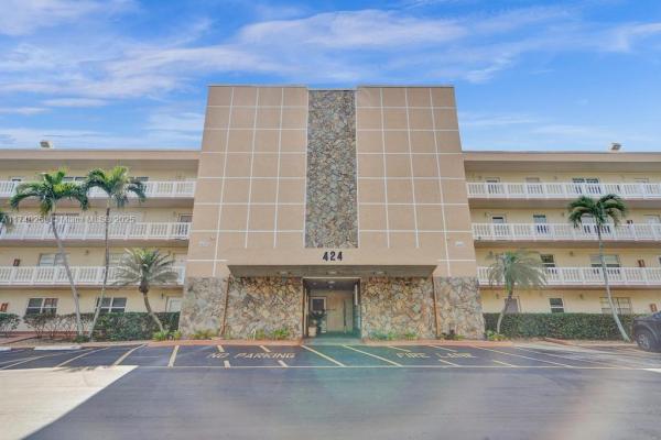 Meadowbrook Lakes, 424 SE 10th St #205, Dania Beach, Florida 33004, image 1