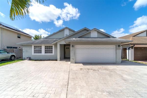 Country Lake Park, 19060 NW 77th Ct, Hialeah, Florida 33015, image 1