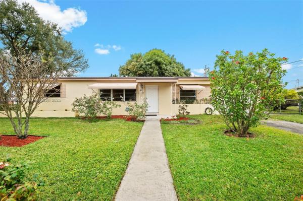 Manor Gardens, 472 W 15th St, Hialeah, Florida 33010, image 1