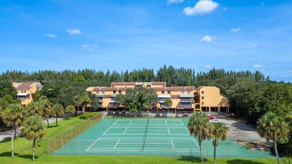 Lago West, 400 Commodore Dr #309, Plantation, Florida 33325, image 3