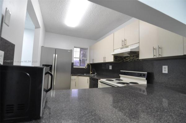 Terrazas Del Sol, 2740 W 76 St #206, Hialeah, Florida 33016, image 1