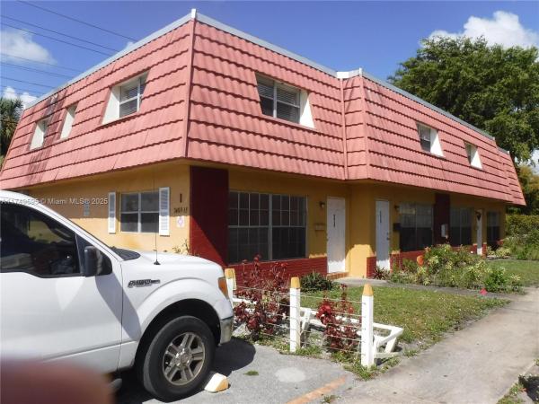 Royal Oaks, 5415 NW 27th St #A1, Lauderhill, Florida 33313, image 1