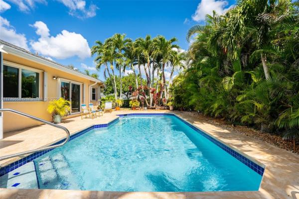 Pasadena Estates, 311 NW 197th Ave, Pembroke Pines, Florida 33029, image 1