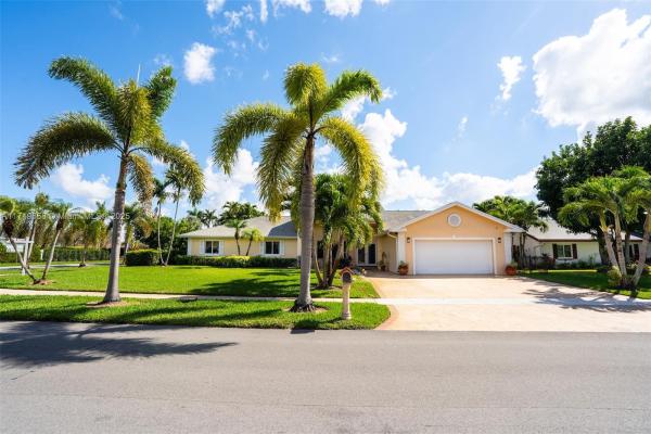 Pasadena Estates, 311 NW 197th Ave, Pembroke Pines, Florida 33029, image 3