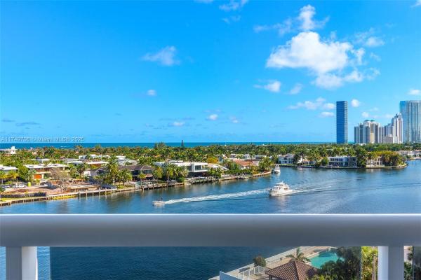 Waterview 2, 20515 E Country Club Dr #947, Aventura, Florida 33180, image 3