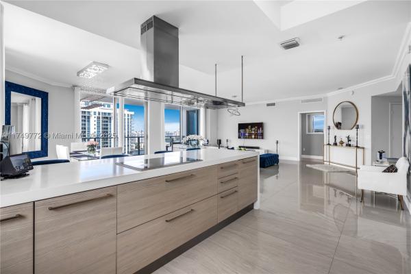 The Reserve At Marina Palms, 17111 Biscayne Blvd #2001, North Miami Beach, Florida 33160, image 2