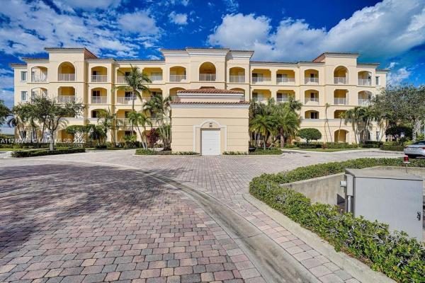 Harbour Isle East, 38 E Harbour Isle Dr E #202, Fort Pierce, Florida 34949, image 1