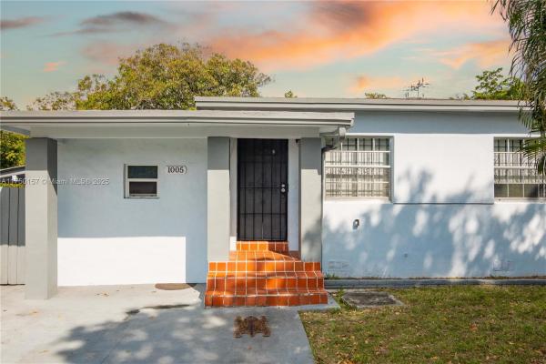 Sunkist Grove, 1005 NW 126th St, North Miami, Florida 33168, image 1