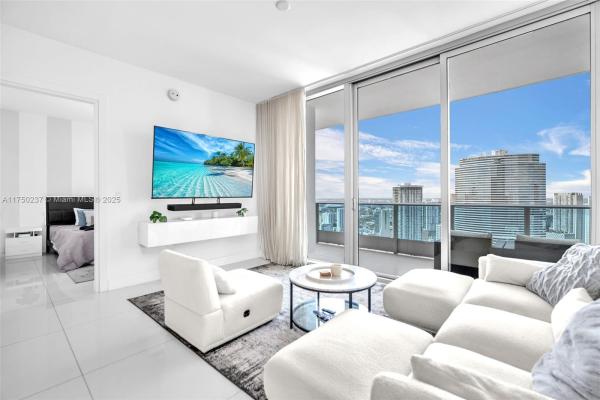 Epic Hotel & Residences, 200 Biscayne Boulevard Way #4910, Miami, Florida 33131, image 1