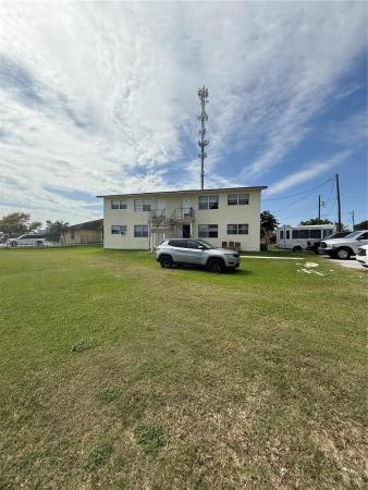 Irene Park, 124 NW 12th Dr, Belle Glade, Florida 33430, image 1
