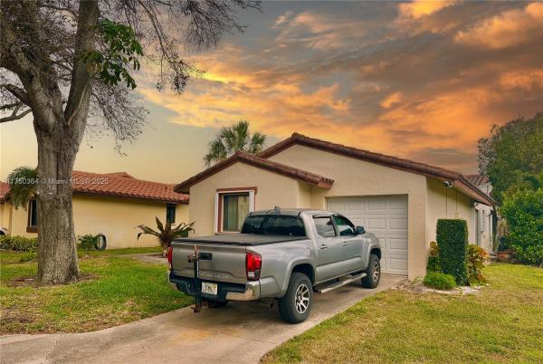 Lantana Pines, 2815 Blue Spruce Ct, Lake Worth Beach, Florida 33462, image 1