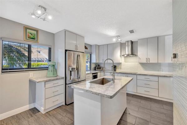 The Townhomes Of Sherbrooke, 1662 N 14th Ter, Hollywood, Florida 33020, image 1