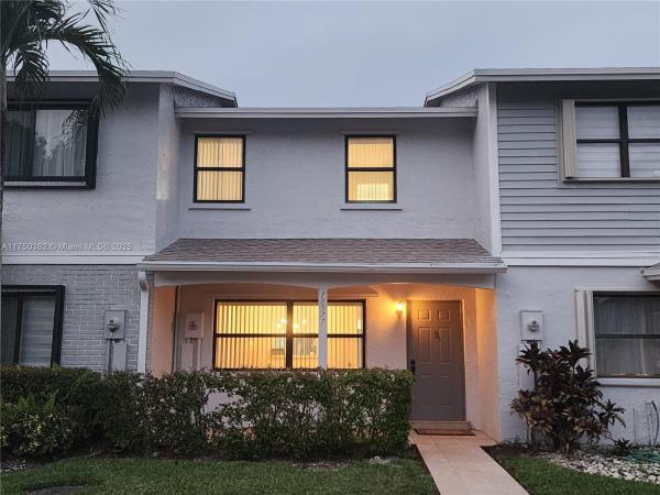 Southbridge At Pembroke Pointe, 10577 NW 8th St, Pembroke Pines, Florida 33026, image 1