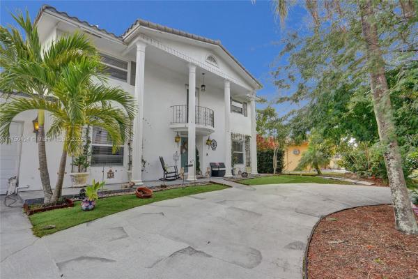 Coconut Creek No HOA, 280 Lake Dr, Coconut Creek, Florida 33066, image 1