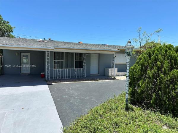 Cresthaven, 3050 NE 8th Ave, Pompano Beach, Florida 33064, image 1