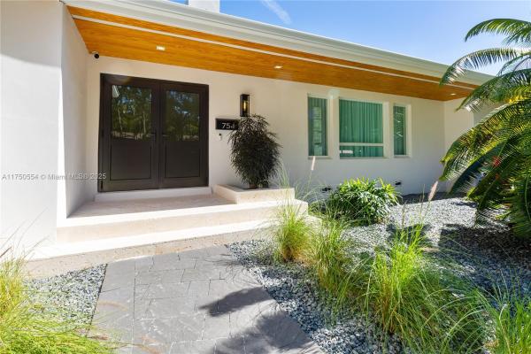 Riviera, 754 Jeronimo Dr, Coral Gables, Florida 33146, image 3